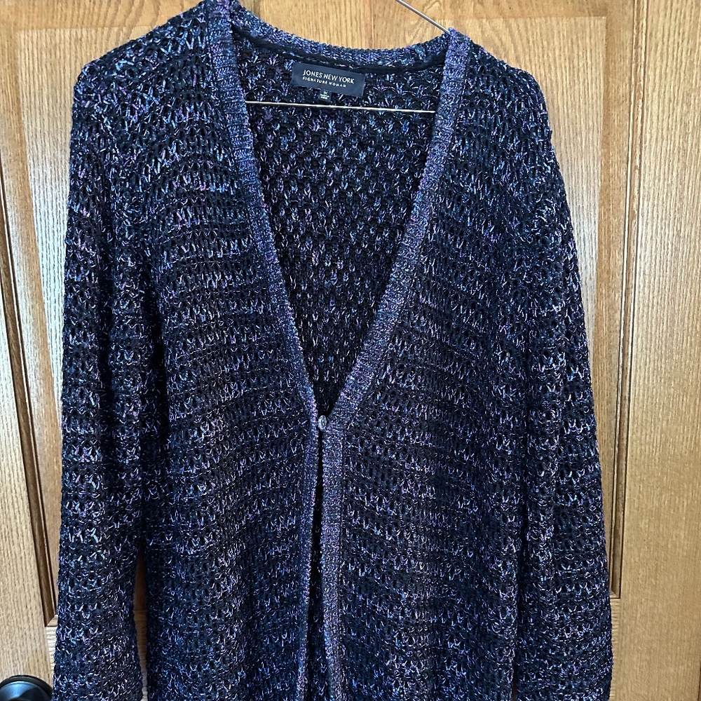 Jones New York Blue Varigated Sweater with single front closure. Size 1X.